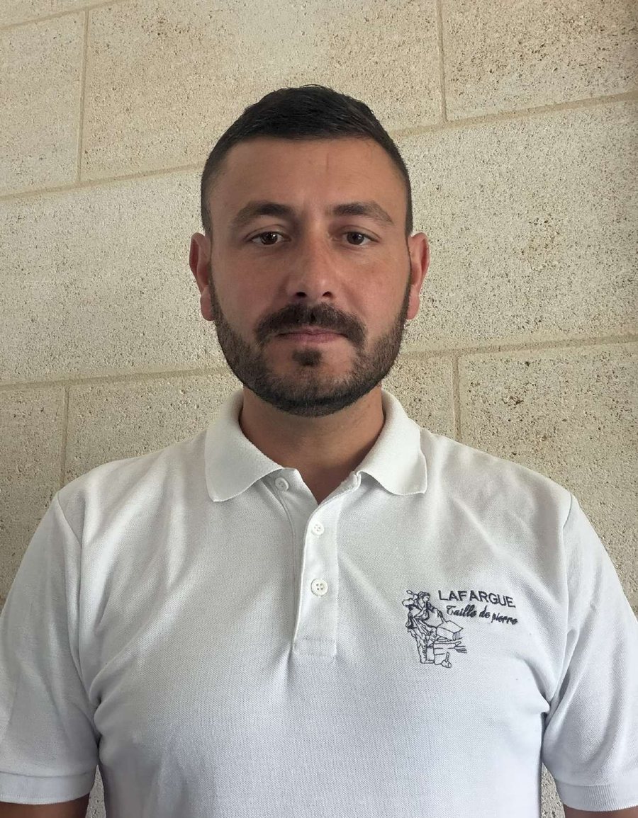 Anthony Lafargue, tailleur de pierre à Omet en Gironde